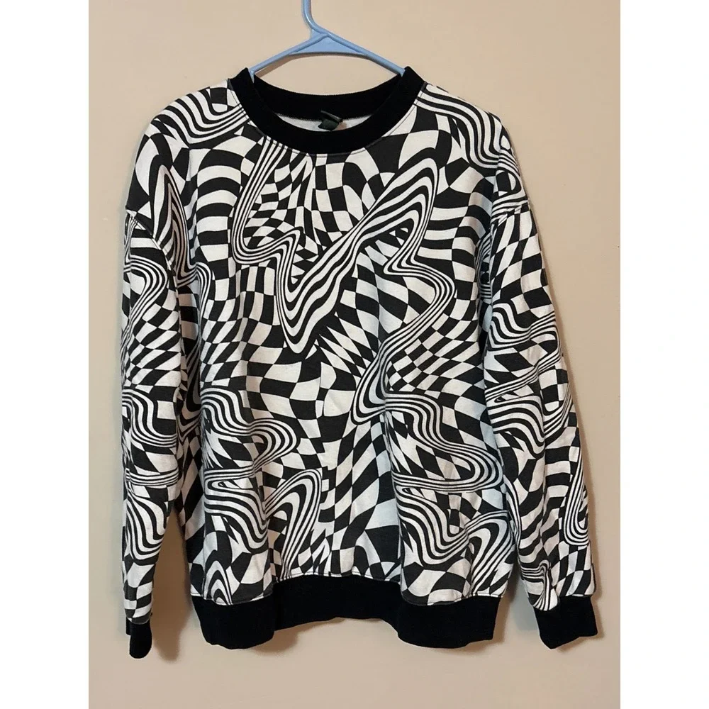 Wild Fable Black White Optical Illusion Checkerboard Print Crewneck Sweatshirt - Picture 1 of 4